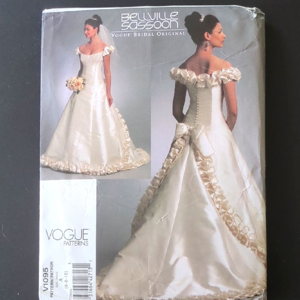 Vogue V1095  Bellville Sassoon Bridal Gown  Pattern Sizes 6 8 10